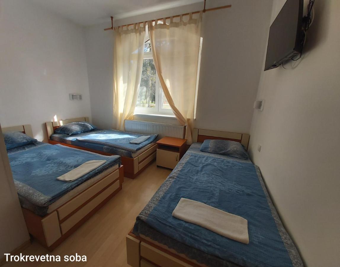 Ada Adica Prenociste Sport Wellness Centar - Bazeni旅舍 外观 照片