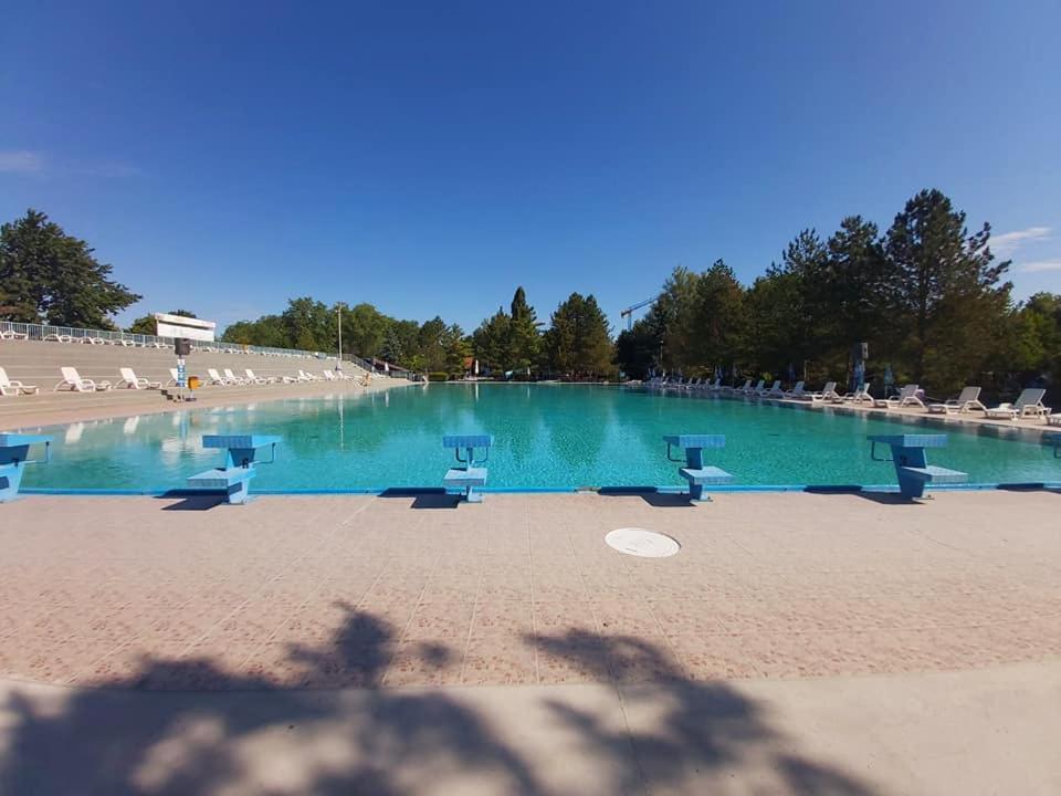 Ada Adica Prenociste Sport Wellness Centar - Bazeni旅舍 外观 照片