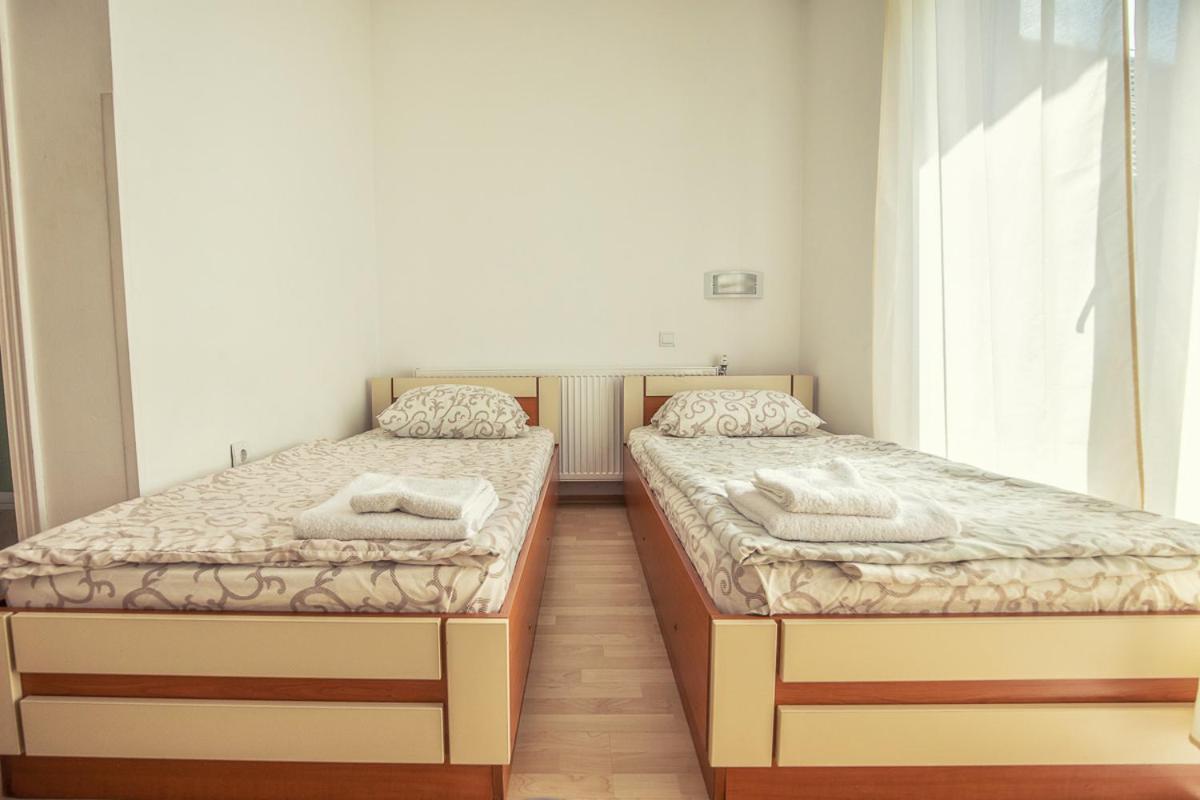 Ada Adica Prenociste Sport Wellness Centar - Bazeni旅舍 外观 照片